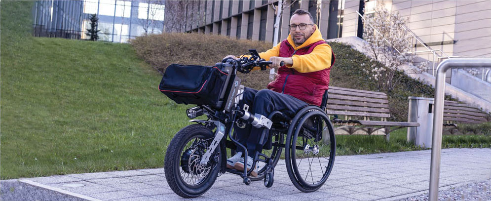 Rehasense PAWS Cruiser Handbike_Lifestyle